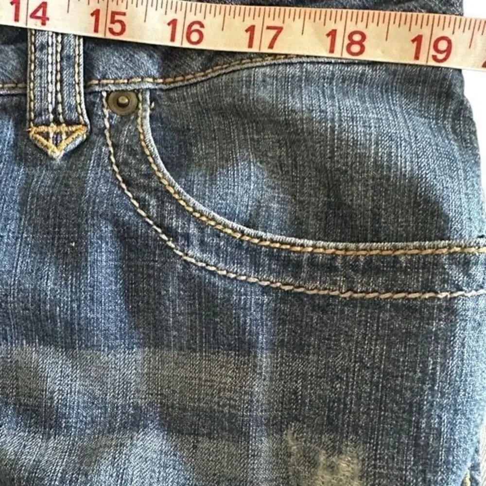 So Blue Mid-rise Distressed Zip Fly Cuffed Jean Denim Shorts Ladies Size 17